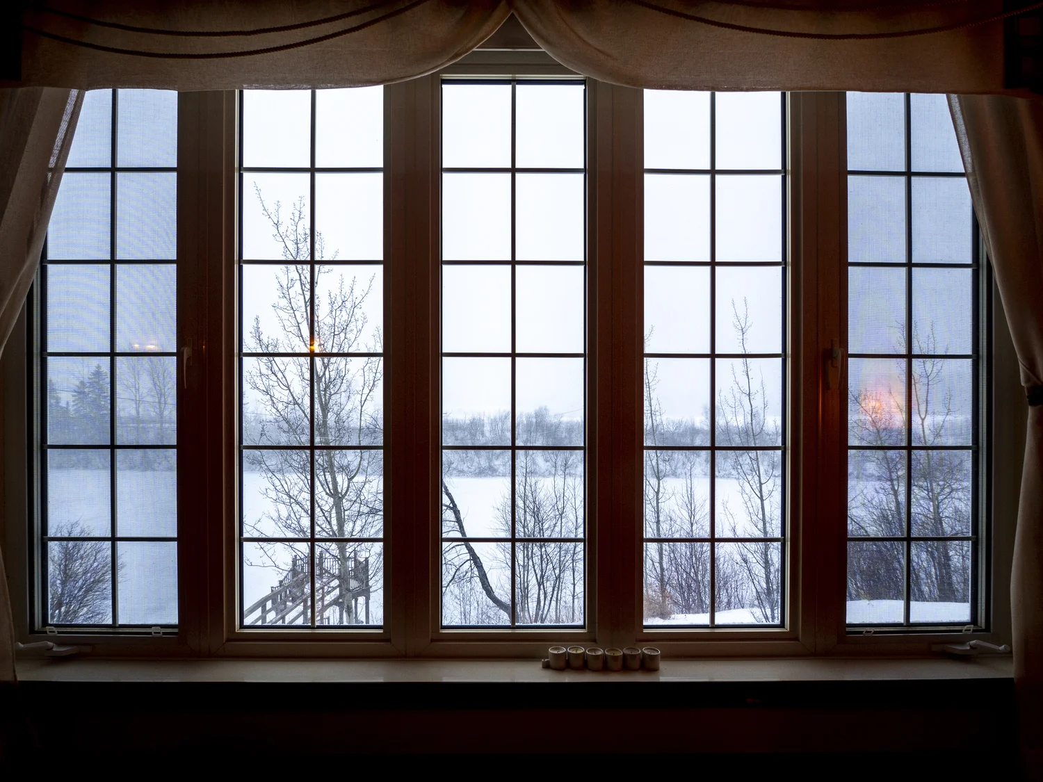 timber sash windows London with snow outside
